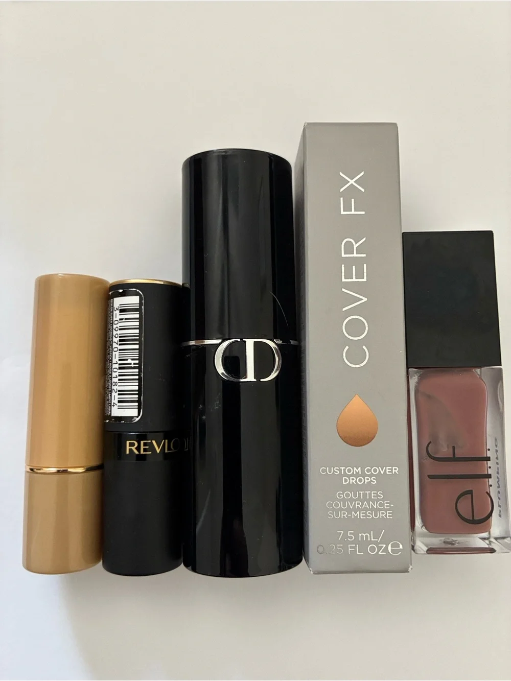 * Bundled foundation,concealer lipsticks**Dior/elizabetharden-see description